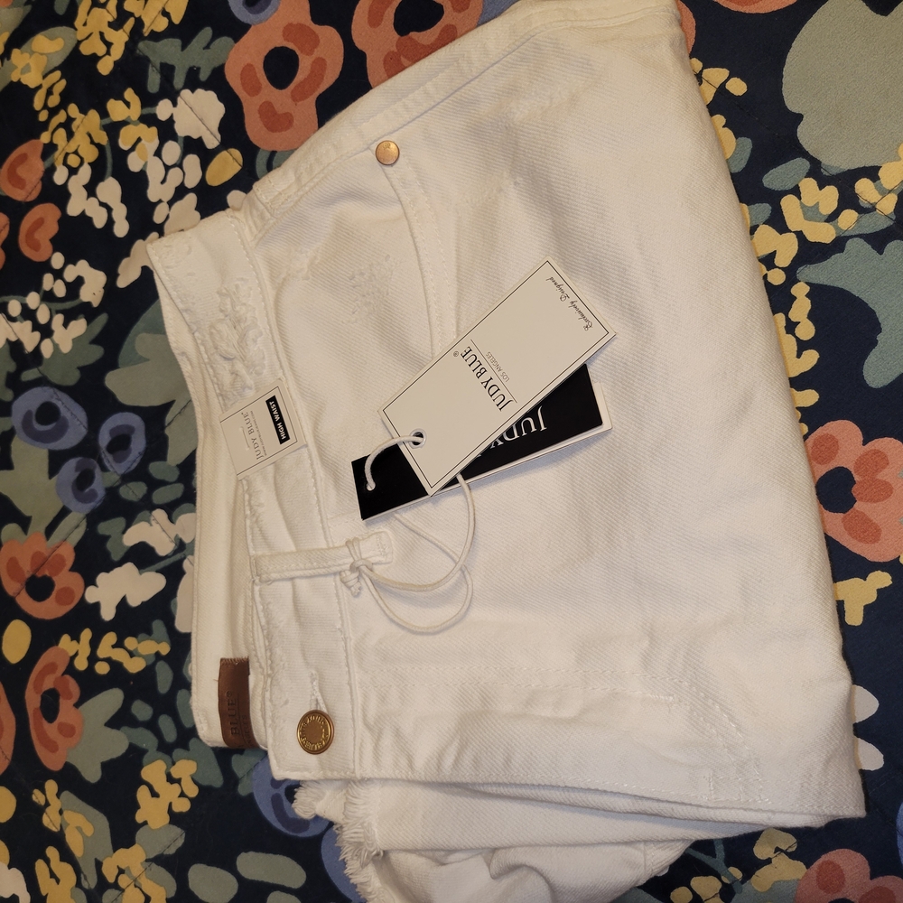 Judy Blue White Shorts